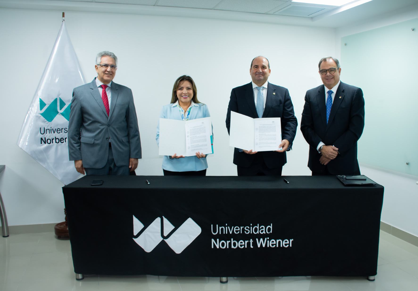 UNIVERSIDAD NORBERT WIENER SUSCRIBIÓ CONVENIO DE COOPERACIÓN INTERINSTITUCIONAL CON EL SAMU DE SEVILLA, ESPAÑA
