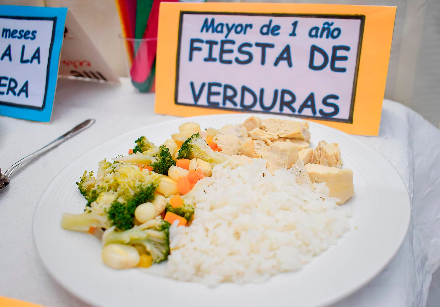 INTERNOS DE NUTRICIÓN HUMANA DE NORBERT WIENER FUERON PREMIADOS POR EL HOSPITAL DOS DE MAYO POR SU DESTACADA PARTICIPACIÓN EN CELEBRACIÓN DEL DÍA MUNDIAL DE LA ALIMENTACIÓN