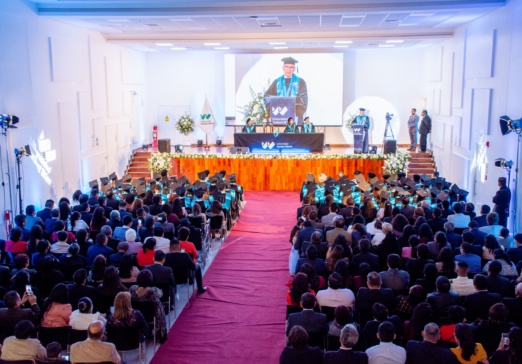 UNIVERSIDAD NORBERT WIENER REALIZÓ CEREMONIA DE EGRESADOS DE MANERA PRESENCIAL