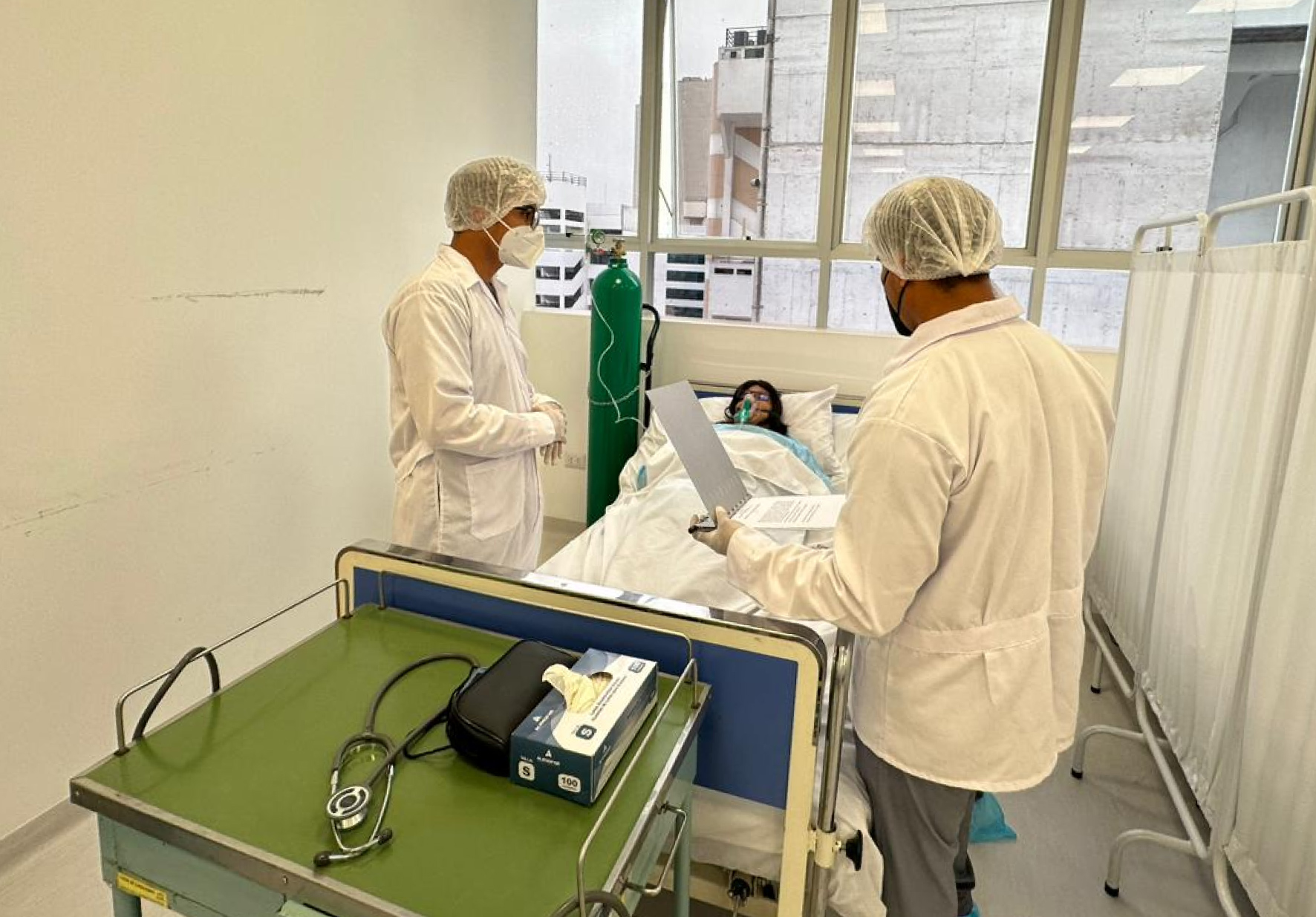 ESTUDIANTES DE TECNOLOGÍA MÉDICA EN TERAPIA FÍSICA Y REHABILITACIÓN DE NORBERT WIENER INICIARON CLASES PRÁCTICAS EN SU MODERNO CENTRO DE SIMULACIÓN CLÍNICA