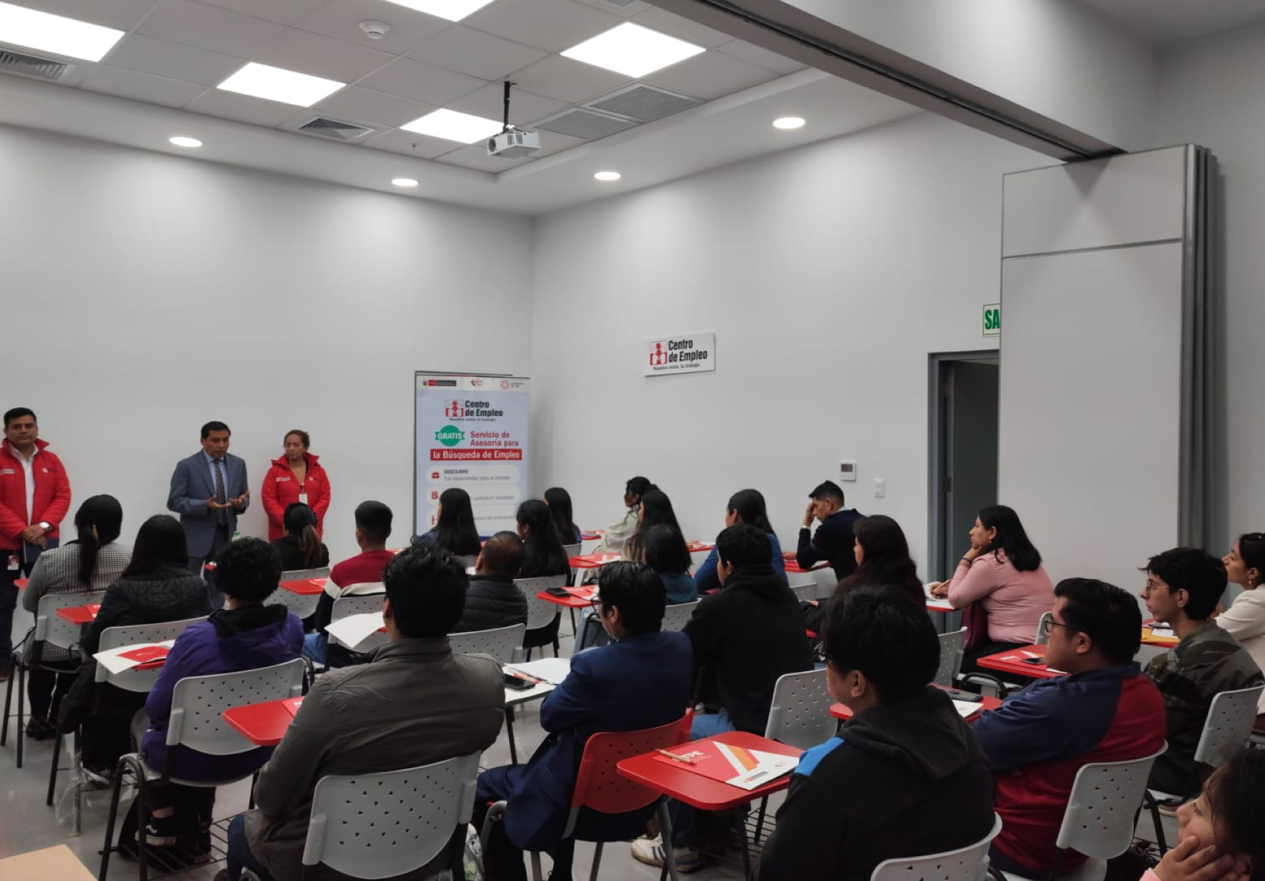 ESTUDIANTES DE LA UNIVERSIDAD NORBERT WIENER VISITARON EL CENTRO DE EMPLEO DE LIMA METROPOLITANA DEL MINISTERIO DE TRABAJO Y PROMOCIÓN EL EMPLEO