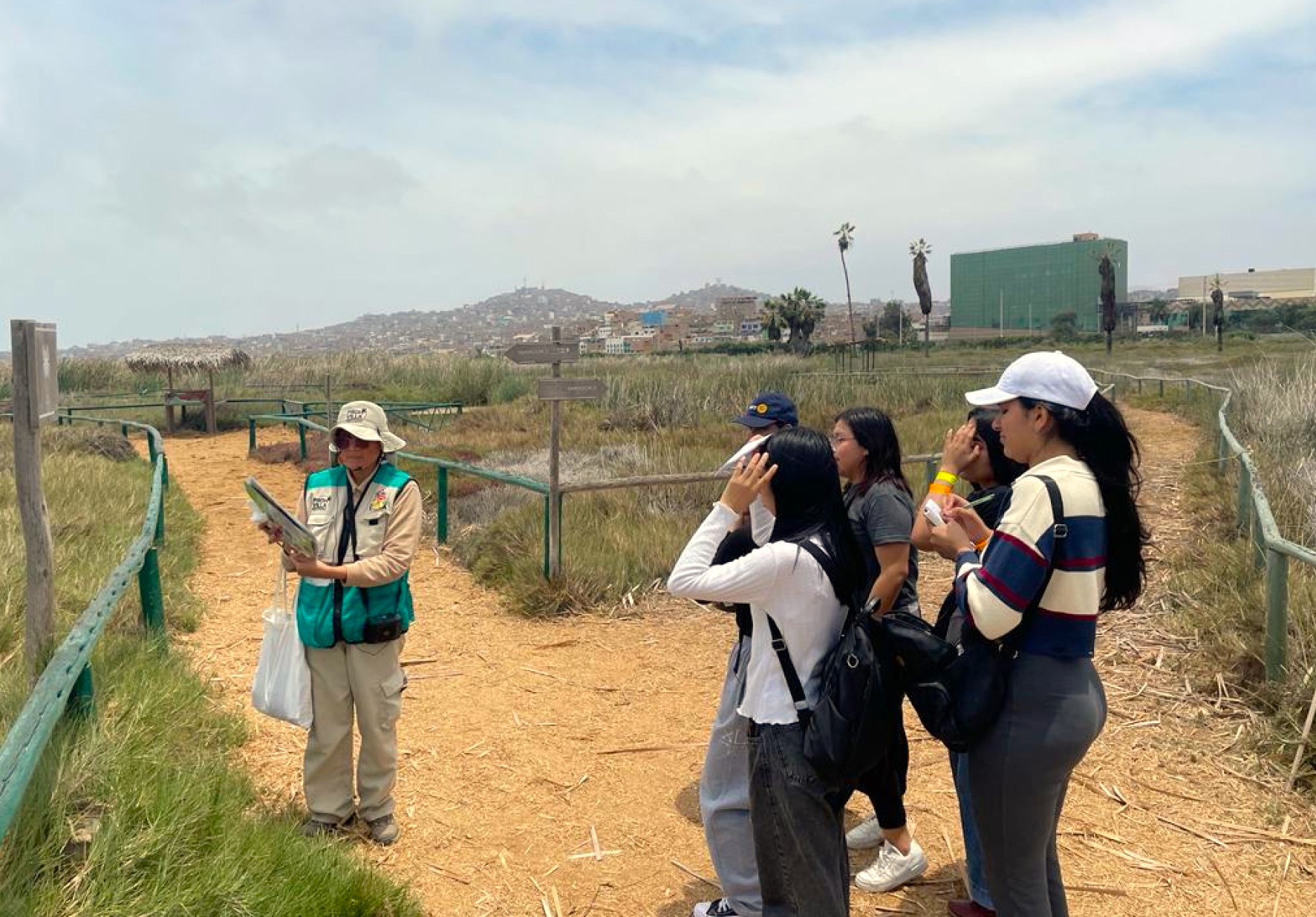 ESTUDIANTES DE LA EAP DE ADMINISTRACIÓN EN TURISMO Y HOTELERÍA DE NORBERT WIENER REALIZARON VISITAS DE ESTUDIO AL MUSEO LARCO Y LOS PANTANOS DE VILLA