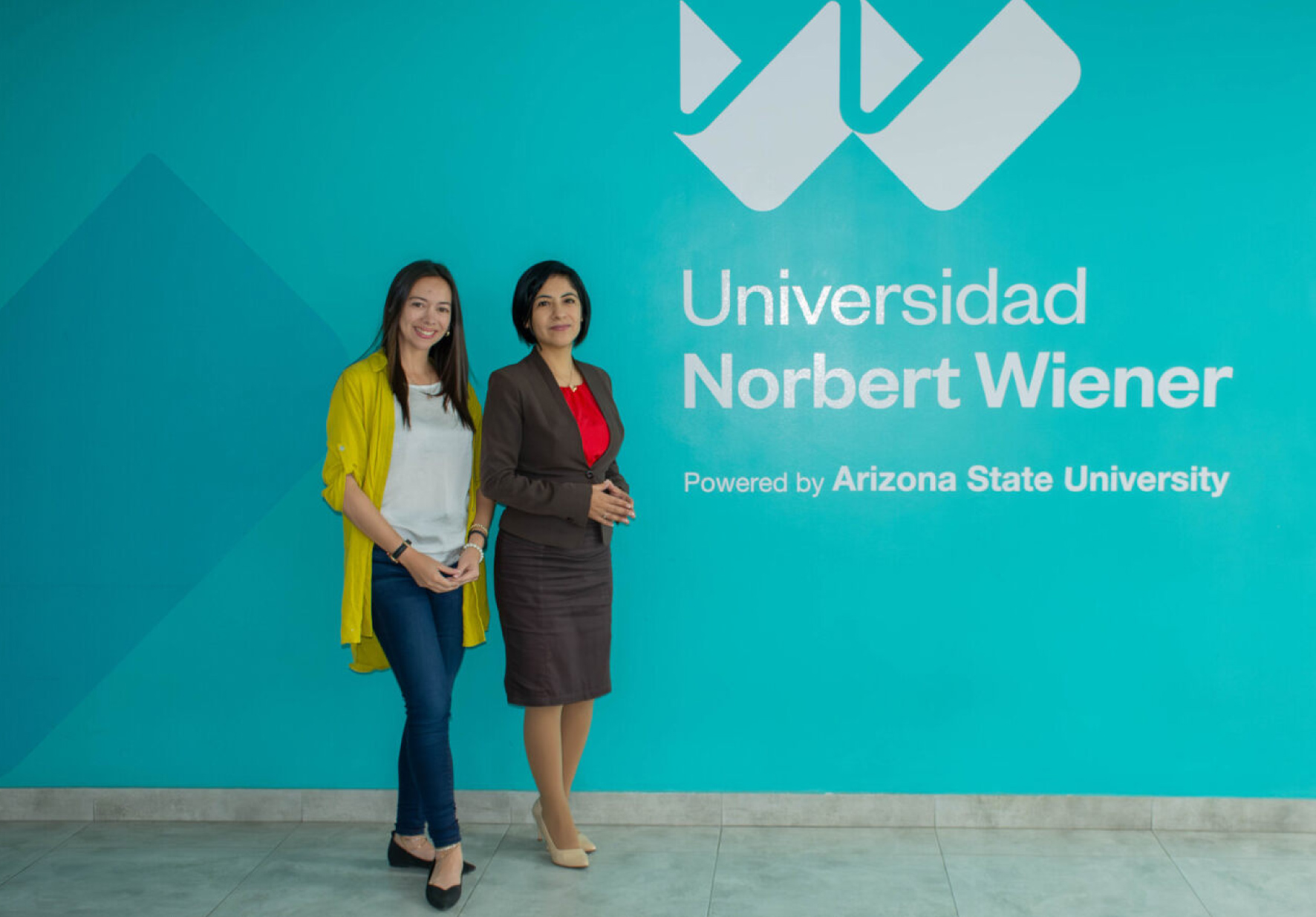 DOCENTE DE LA UNIVERSIDAD MARIANA (COLOMBIA) DICTÓ CONFERENCIA MAGISTRAL A ESTUDIANTES DE LA EAP DE FARMACIA Y BIOQUÍMICA DE LA UNIVERSIDAD NORBERT WIENER