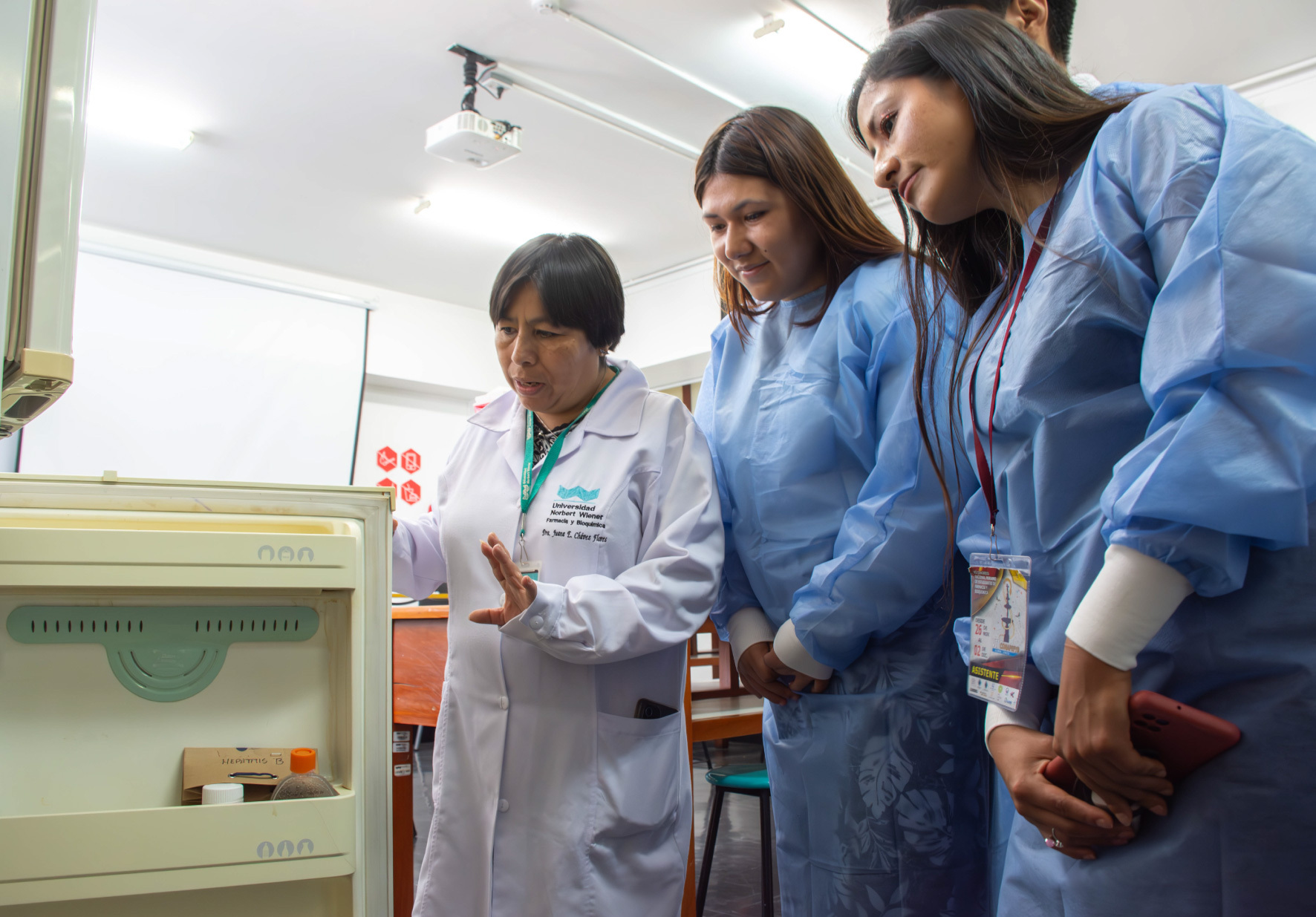 DELEGACIÓN ESTUDIANTIL DE UNIVERSIDAD SAN CRISTÓBAL DE HUAMANGA VISITÓ INSTALACIONES DE LA UNIVERSIDAD NORBERT WIENER