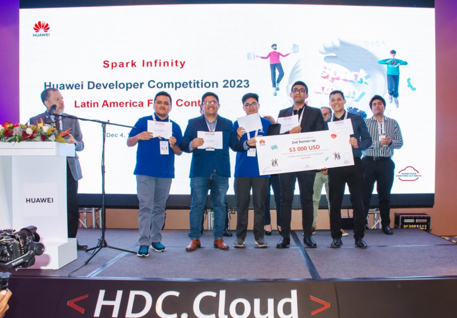 EQUIPO DE ESTUDIANTES DE INGENIERÍA DE SISTEMAS DE NORBERT WIENER SE UBICÓ COMO SEGUNDO FINALISTA EN EL CONCURSO HUAWEI DEVELOPERS COMPETITION 2023 LATAM