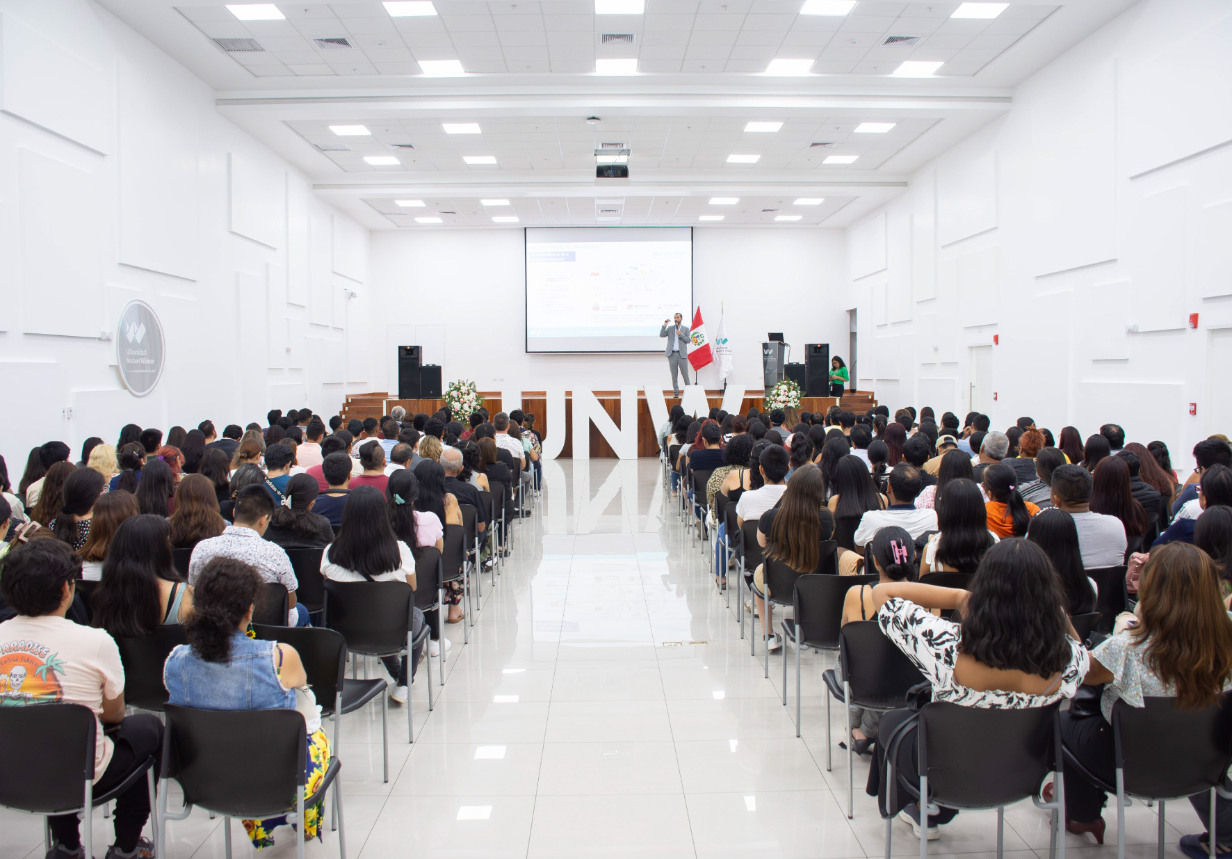 UNIVERSIDAD NORBERT WIENER ORGANIZÓ CHARLA MOTIVACIONAL PARA SUS INGRESANTES DEL SEMESTRE 2024-I