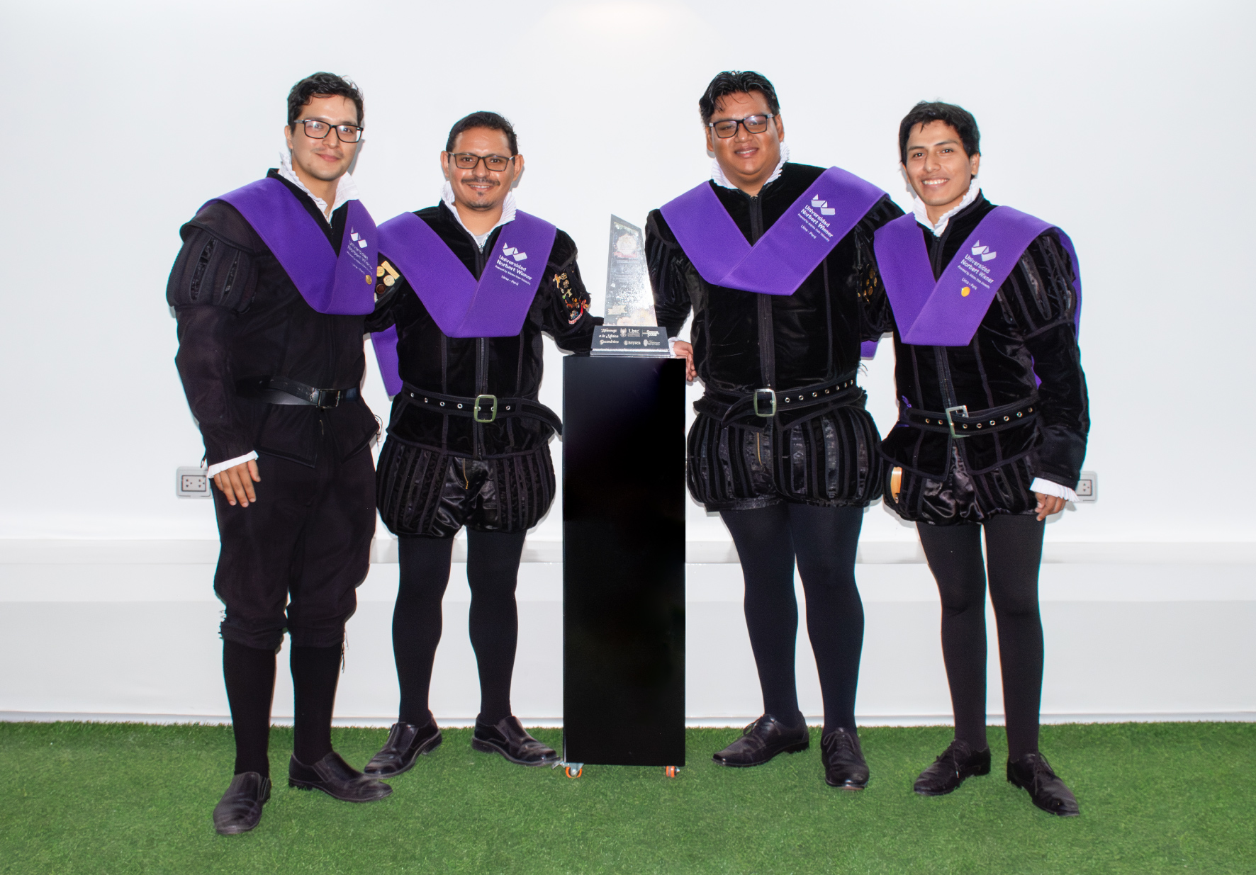 TUNA DE LA UNIVERSIDAD NORBERT WIENER OBTUVO TERCER LUGAR EN EL XX FESTIVAL INTERNACIONAL DE TUNAS DE DUITAMA, COLOMBIA