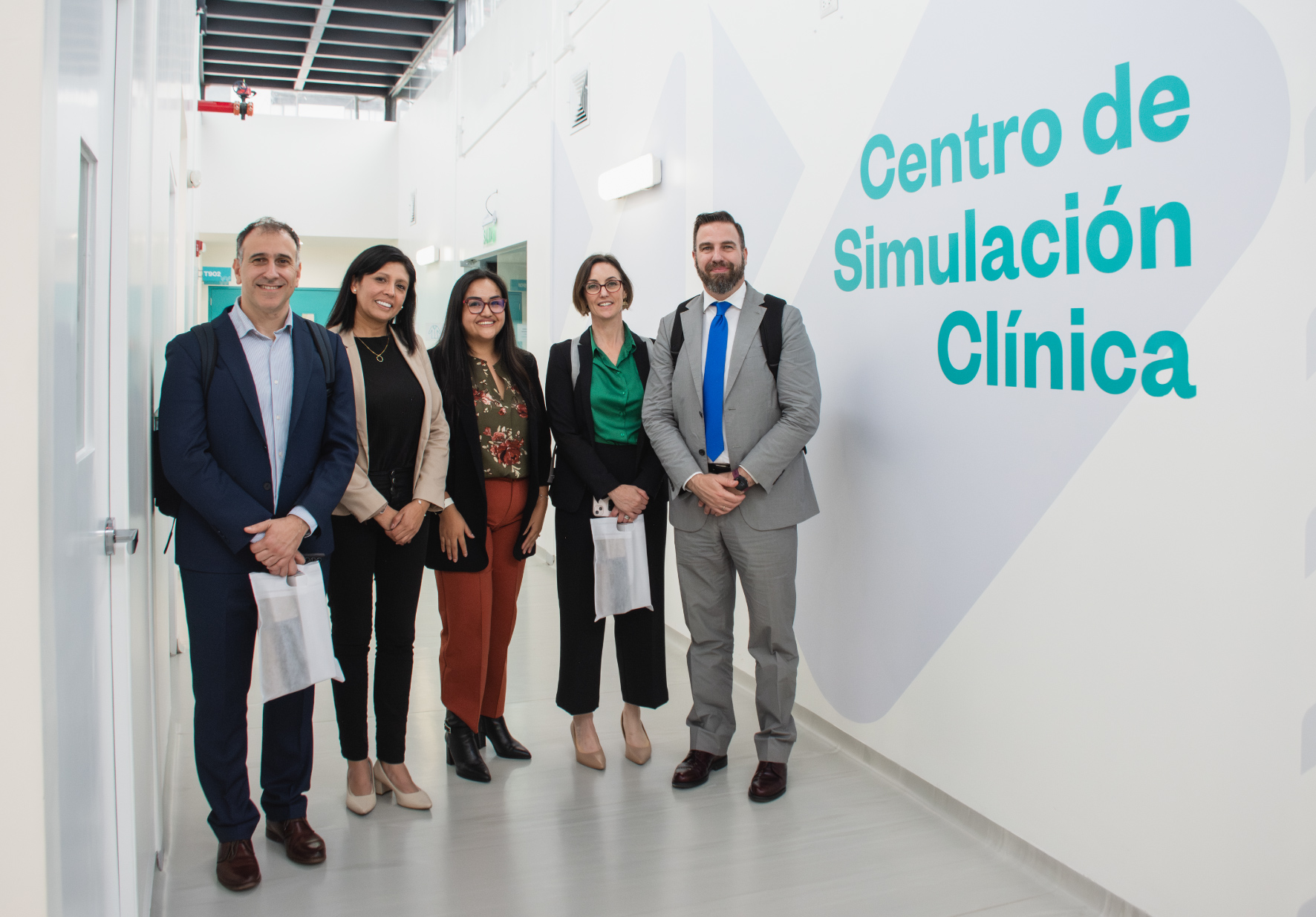 ALTOS REPRESENTANTES DE LA WORLD PHYSIOTHERAPY SE REUNIERON CON AUTORIDADES Y DIRECTIVOS DE LA UNIVERSIDAD NORBERT WIENER