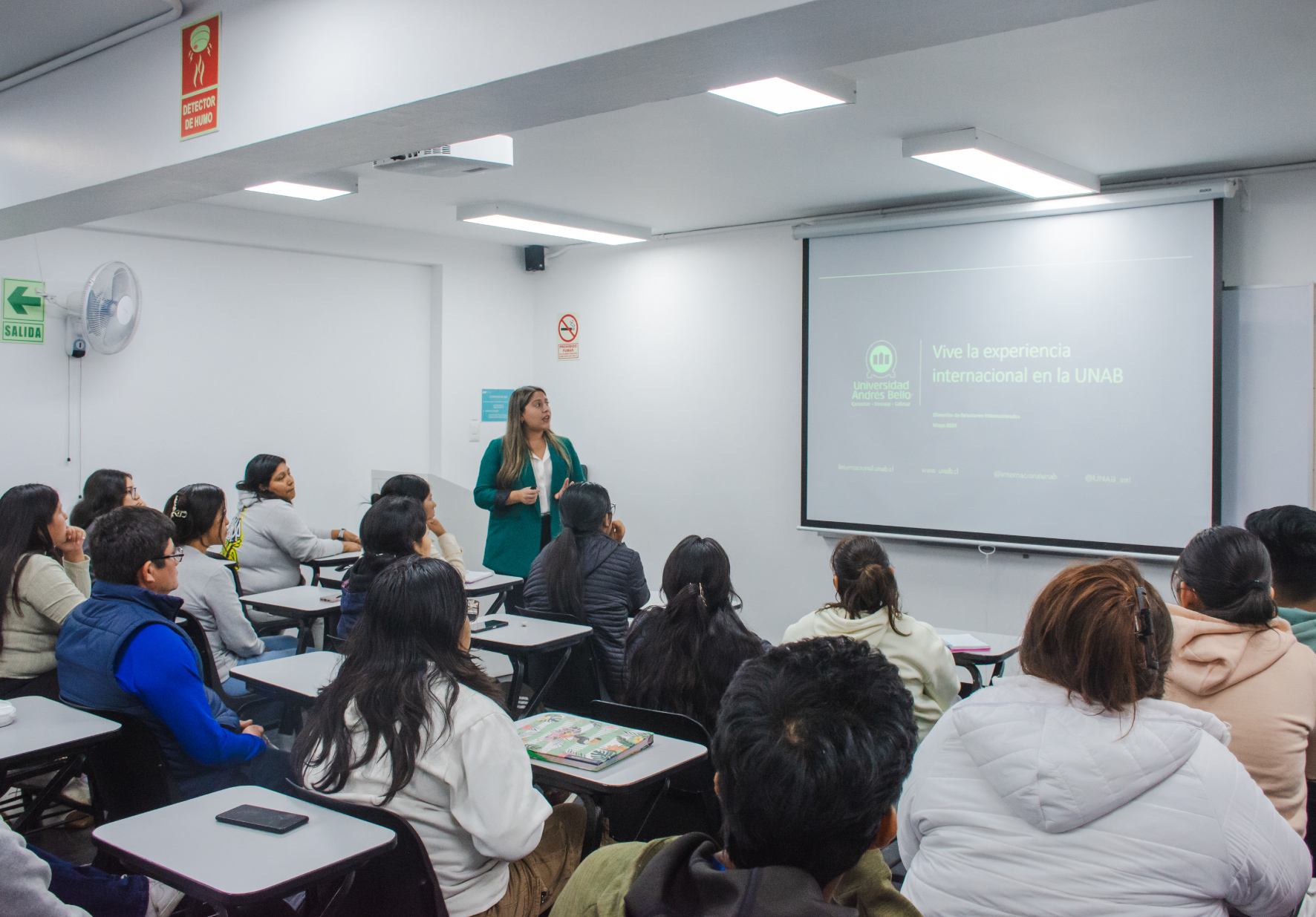 RESPONSABLE DE MOVILIDAD ENTRANTE DE LA UNIVERSIDAD ANDRÉS BELLO DE CHILE VISITÓ UNIVERSIDAD NORBERT WIENER