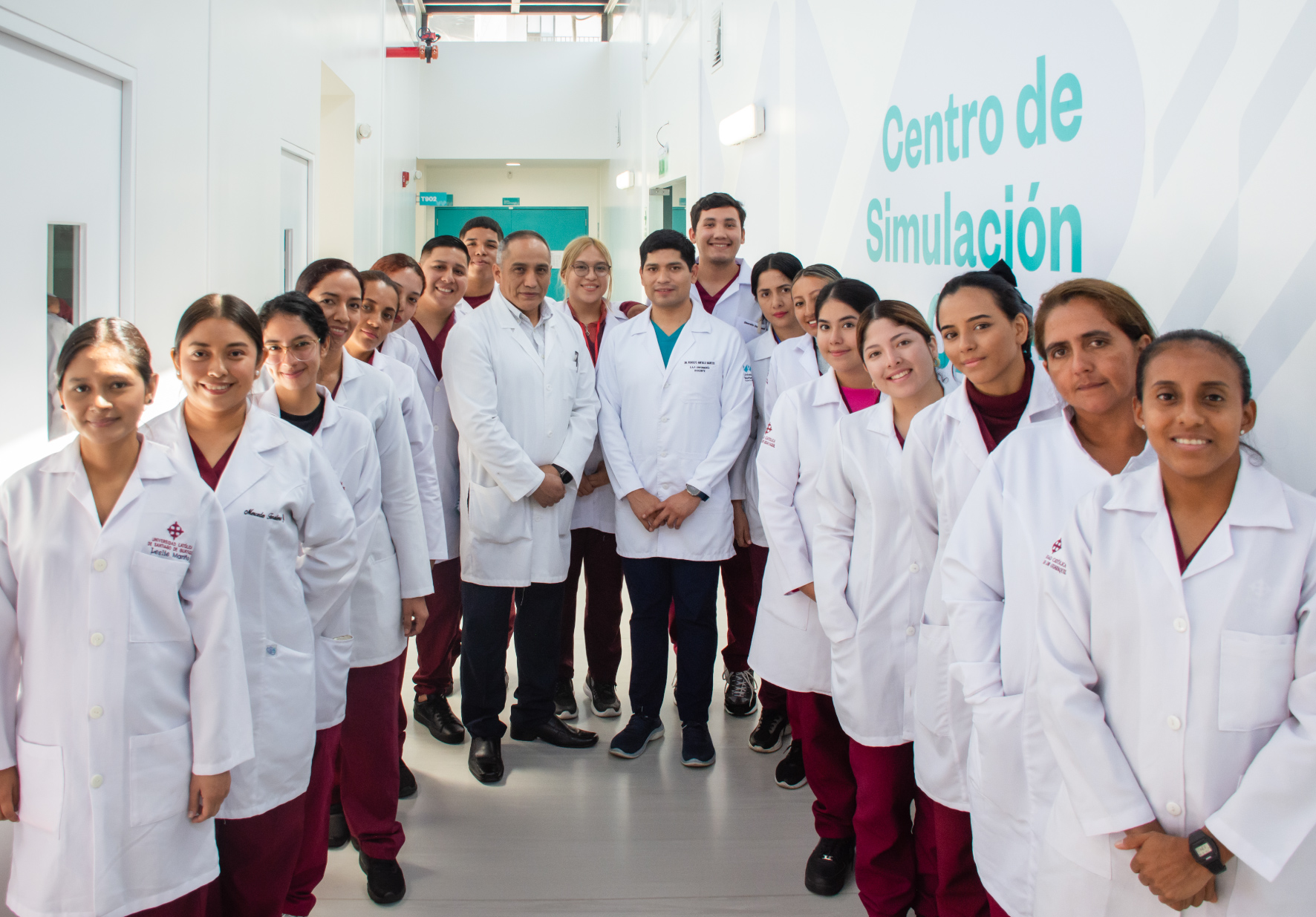 ESTUDIANTES Y DOCENTES DE ENFERMERÍA DE LA UNIVERSIDAD CATÓLICA DE SANTIAGO DE GUAYAQUIL, ECUADOR, REALIZARON PASANTÍA EN LA UNIVERSIDAD NORBERT WIENER