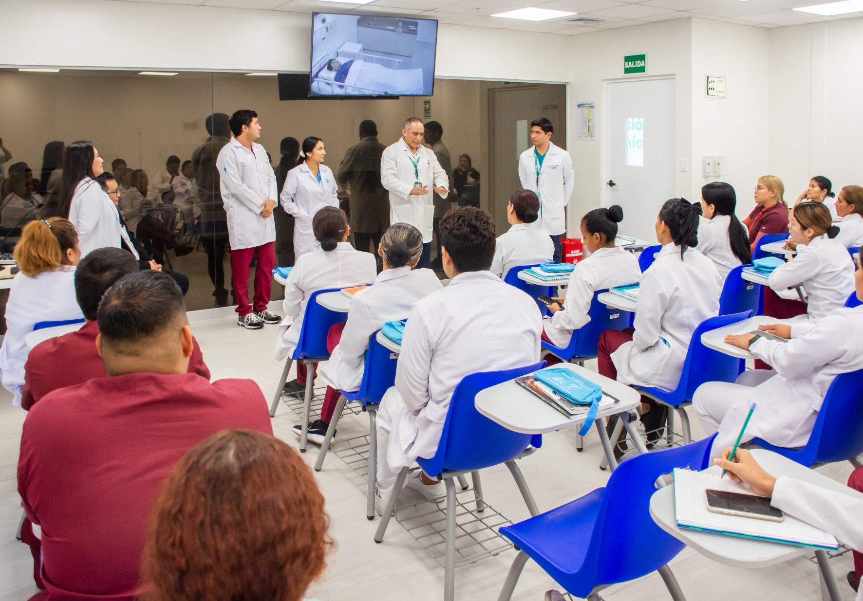ESTUDIANTES Y DOCENTES DE ENFERMERÍA DE LA UNIVERSIDAD CATÓLICA DE SANTIAGO DE GUAYAQUIL, ECUADOR, REALIZARON PASANTÍA EN LA UNIVERSIDAD NORBERT WIENER