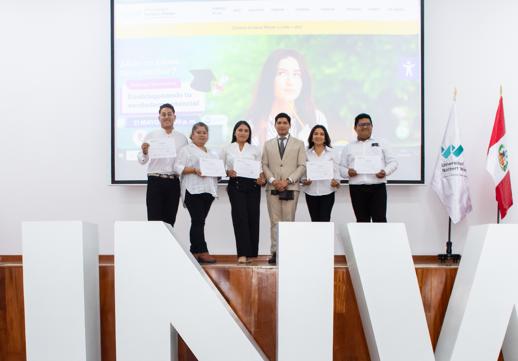 ESTUDIANTES Y DOCENTES DE ENFERMERÍA DE LA UNIVERSIDAD CATÓLICA DE SANTIAGO DE GUAYAQUIL, ECUADOR, REALIZARON PASANTÍA EN LA UNIVERSIDAD NORBERT WIENER