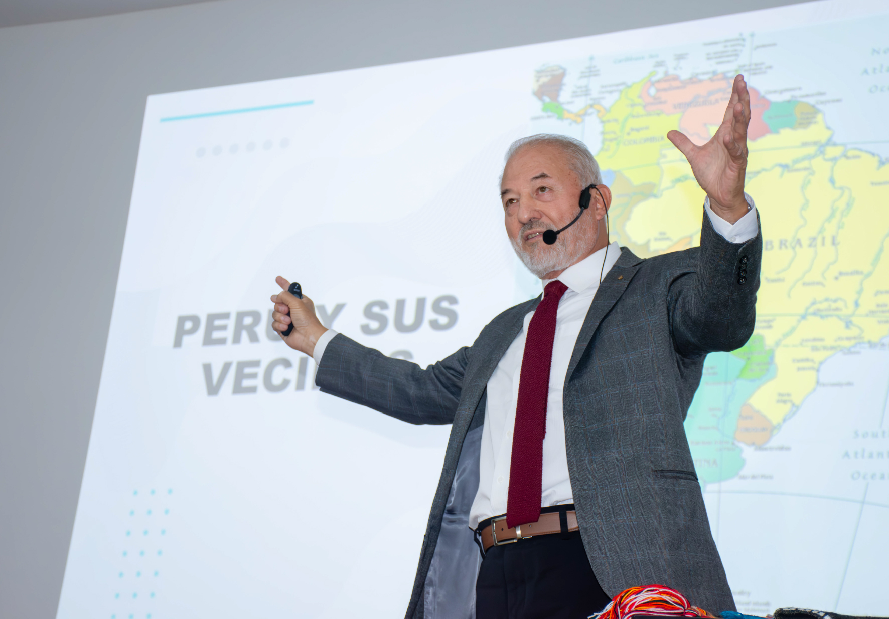 ESTUDIANTES Y DOCENTES DE LA UNIVERSIDAD ESTATAL DE PENSILVANIA REALIZAN VISITA ACADÉMICA A LA FACULTAD DE INGENIERÍA Y NEGOCIOS DE LA UNIVERSIDAD NORBERT WIENER