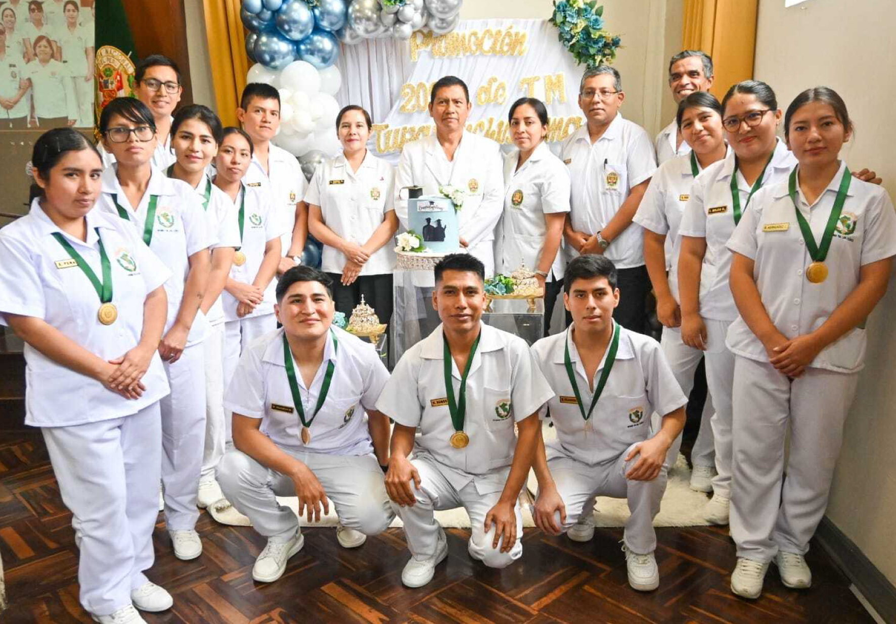 ESTUDIANTES DE TECNOLOGÍA MÉDICA EN LABORATORIO CLÍNICO Y ANATOMÍA PATOLÓGICA DE NORBERT WIENER CULMINARON INTERNADO EN HOSPITAL CENTRAL DE LA POLICÍA