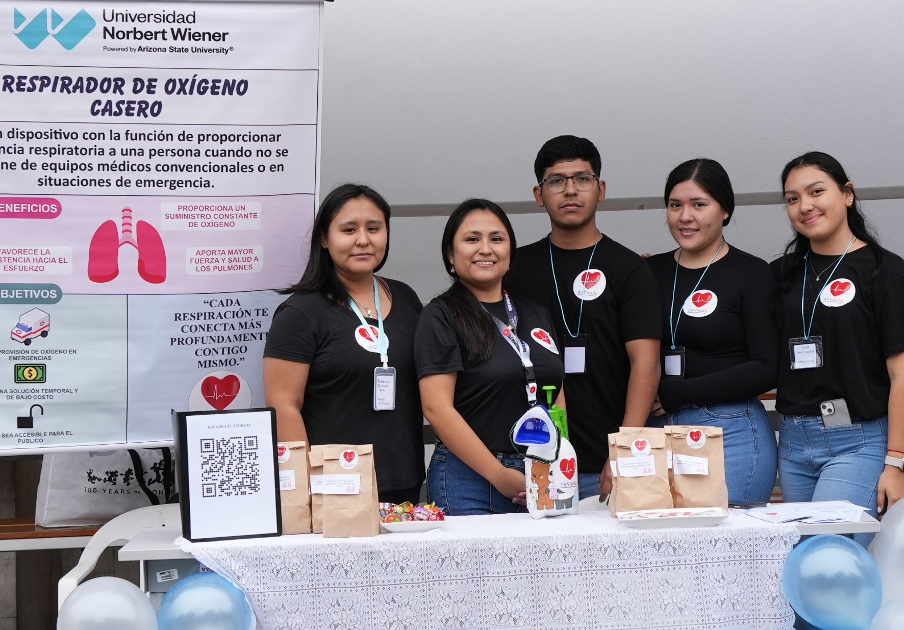 ESTUDIANTES DE LA CARRERA DE TECNOLOGÍA MÉDICA EN TERAPIA FÍSICA Y REHABILITACIÓN PRESENTARON SUS PROYECTOS EN II FERIA DE INVENTOS CARDIORRESPIRATORIOS
