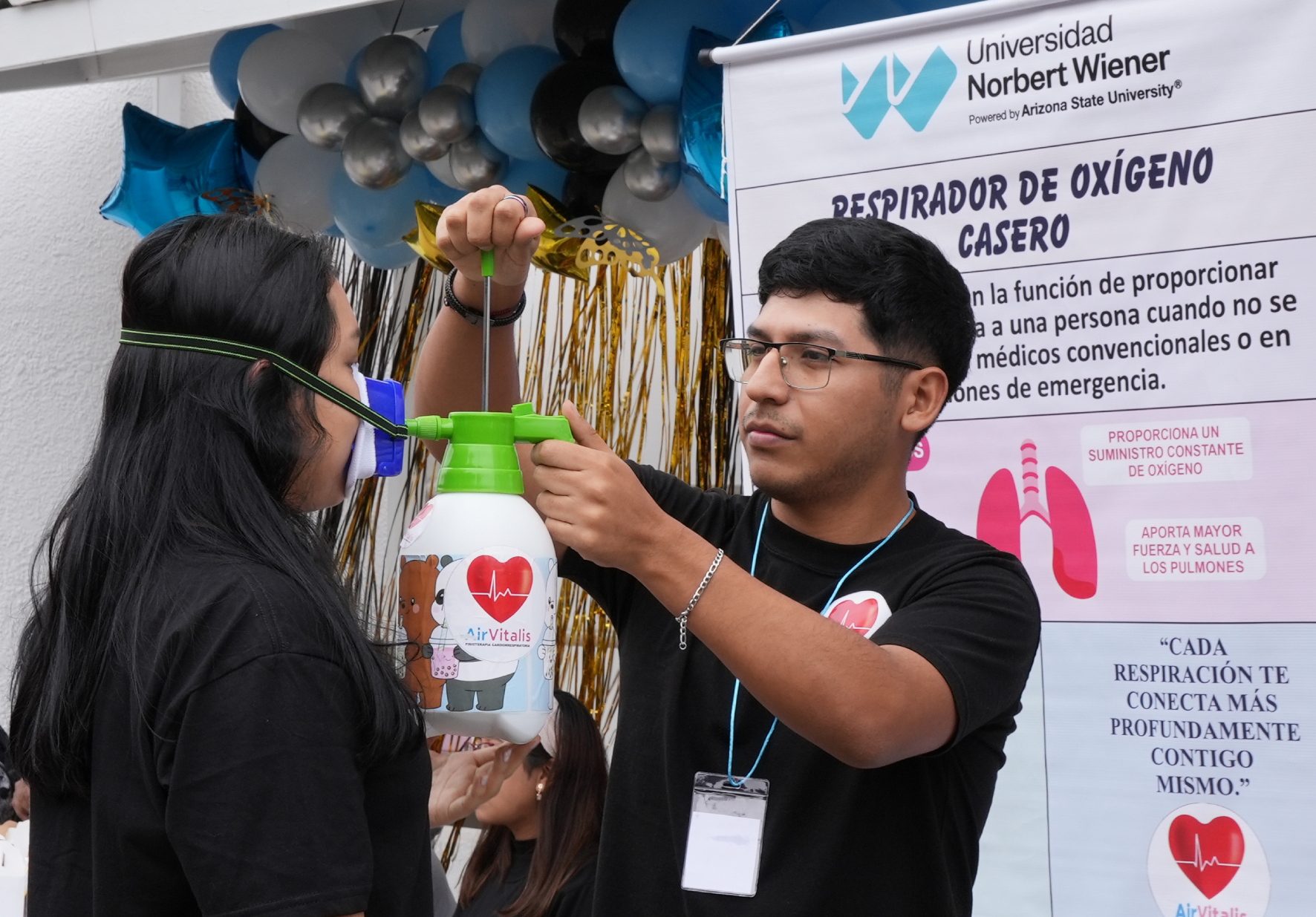 ESTUDIANTES DE LA CARRERA DE TECNOLOGÍA MÉDICA EN TERAPIA FÍSICA Y REHABILITACIÓN PRESENTARON SUS PROYECTOS EN II FERIA DE INVENTOS CARDIORRESPIRATORIOS