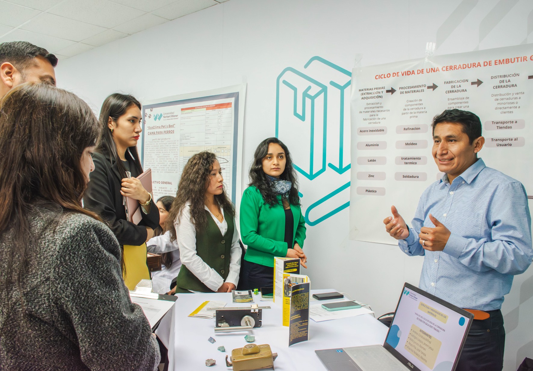 FERIA TECNOLÓGICA Y DE EMPRENDIMIENTO ORGANIZARON LAS CARRERAS DE INGENIERÍA DE LA UNIVERSIDAD NORBERT WIENER