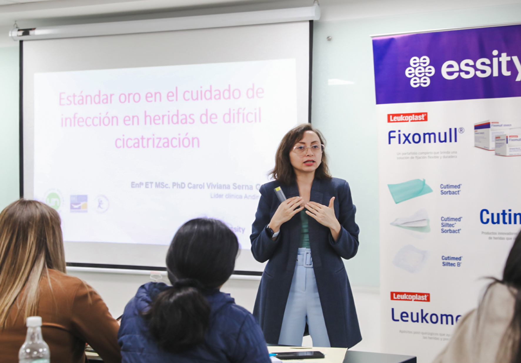 ESPECIALISTAS DE COLOMBIA Y MÉXICO DICTARON CONFERENCIAS MAGISTRALES A ENFERMERAS DE LA SEGUNDA ESPECIALIDAD DE ENFERMERÍA DE LA UNIVERSIDAD NORBERT WIENER