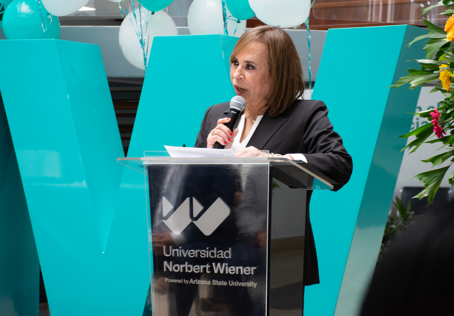 ALCALDESA DE LA MUNICIPALIDAD DE LINCE AMADRINÓ NUEVA SEDE DE LA UNIVERSIDAD NORBERT WIENER